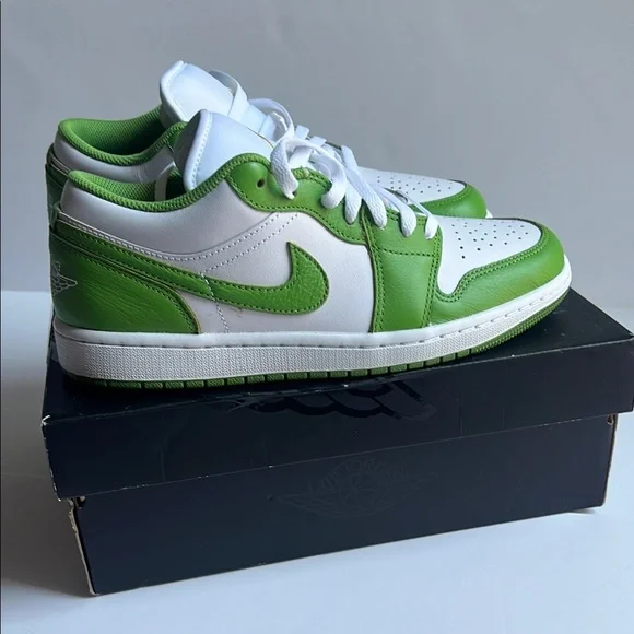 Air Jordan 1 Low SE Green and White Sneakers